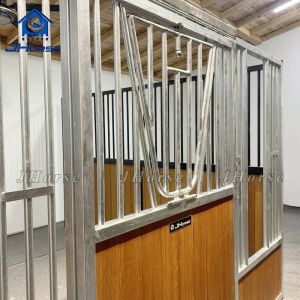Vertical Bar Horse Stall Panels For In Horse Barn / Stable Power Coated Surface