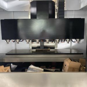 Automatic Die Cast CNC Engraving And Milling Machine For Removing Burrs