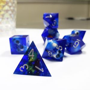 Blue Crystal Skull Resin Boarding Dice Set Dragon and Dungeon