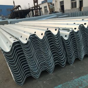Q235 Q345 Corrugated Beam Crash Barrier Galvanized Highway Guardrail for Roadway