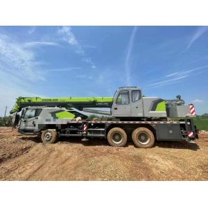 China 25 Ton ZTC250A552 Mobile Crane Five-Arm Jib Construction Equipment Used Truck Crane on sale