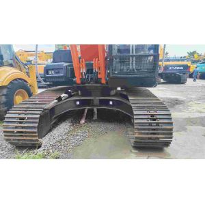 Orange Good condition 19400KG Second-hand Hitachi Excavator Zx200 with 109.6kw