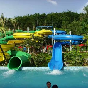 Commercial Grade Water Park Slide with Rainbow Racer Design and Spiral Slide for