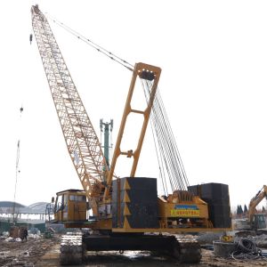 Cheap Used Crawler Crane 450 KW Engine 4m Track Width for sale