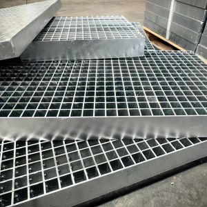 China Modern Hot Dip Galvanized Steel Grating With Machine Pressure Welding And 30mm Bearing Bar Pitch on sale