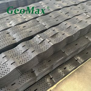 BLACK HDPE GEOCELL 100MM HEIGHT 330MM WELDING SPACE FOR VEHICLE STAGING AREAS COMMERCIAL VEHICLES