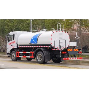 Model Dongfeng 4*2 Light Truck Sprinkler with Manual Transmission