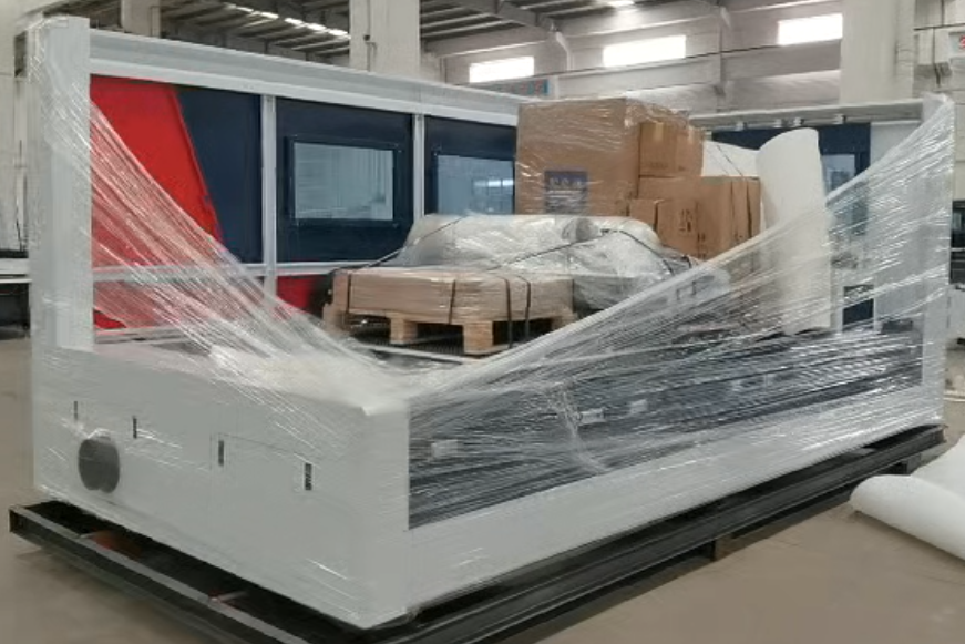 QH-3015F-BG  Beveling Cutting Semi-Enclosed Sheet Metal Cutting Machine