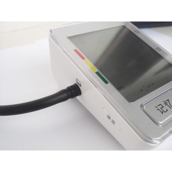 Fuzzy logic and LCD display oscillometric measurement Portable Blood Pressure