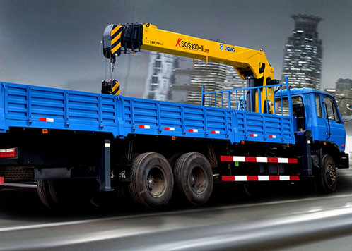 Quality Mini XCMG Telescopic service truck with crane , Safety Transportation wholesale