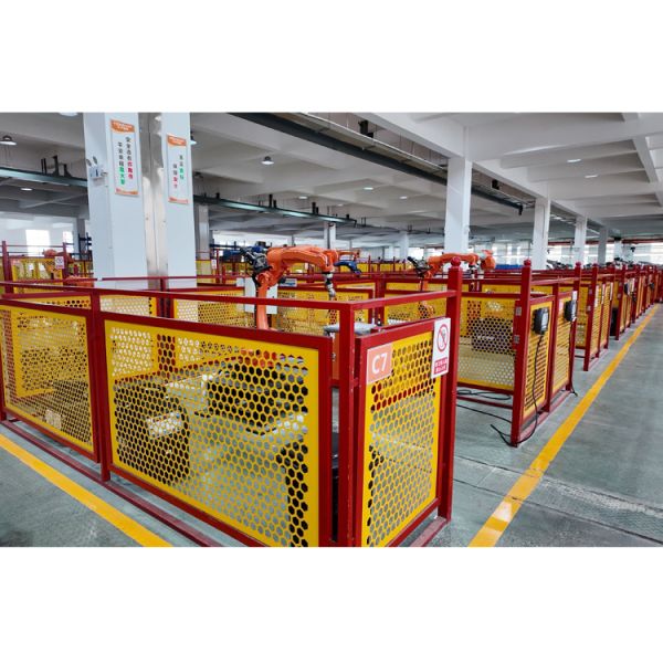 Robotic Laser Welding Machine Cell With Turntable, 2000W For 360-Degree 3D