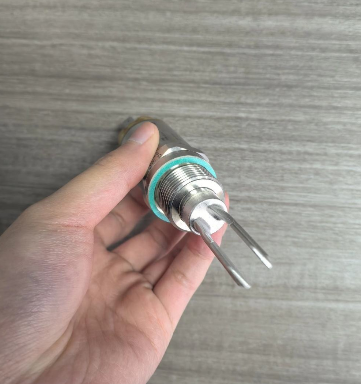 Endress+Hauser Liquiphant FTL31 Level Detection Switch with 20-253V AC/DC 2-wire