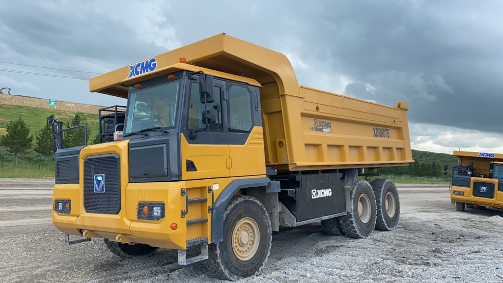 MANUAL TRANSMISSION TYPE WIDE BODY MINING DUMP TRUCK 6x4 2 PASSENGERS