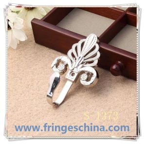 High quality classical customized metal curtain hooks for home decorations