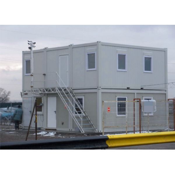 Flat Roof Leisure Modern Container House With Internal Water Draining Design