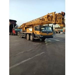 15 Years Xg 50 Tons Car Crane in Good Condition with Folding Design and