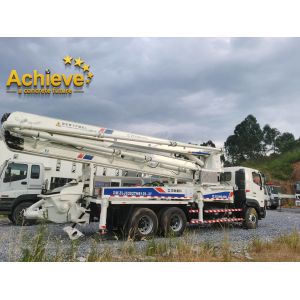 Refurbished Used ZOOMLION Concrete Pump Truck 140 cubic per hour