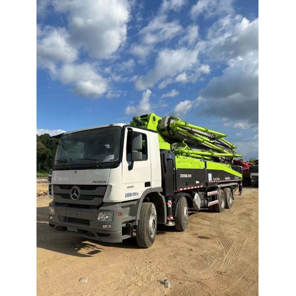 Structure Cylinder Type Concrete Pump Truck Mounted Pump for Zoomlion 52m Boom Pump