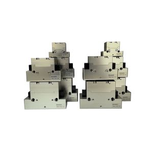 Heavy Load Robotic Gripper with Long-Life Oil Storage and Accurate Motion