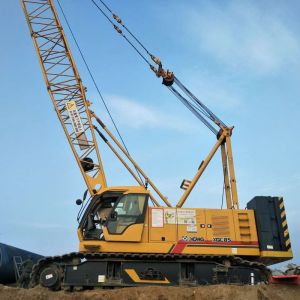 Cheap Used Crawler Crane 450 KW Engine Power 90% Condition for sale