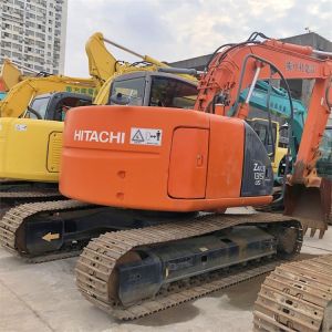 China Used Hitachi ZX135 Excavator with 13TON Operating Weight 0.5 Bucket Capacity and 13000 KG Machine Weight on sale