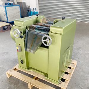 Motor Core Components S150 Lab Mini Grinding Triple Roll Mill Machine For Paste