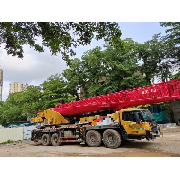 Heavy Machinery Hoist Crane 80ton Truck-Mounted Telescopic Crane with Five-Arm