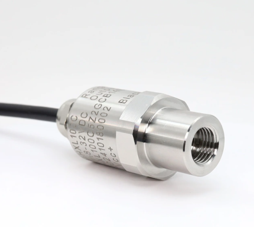 IP65 IP67 Protected Air Compressor Pressure Sensor with Multiple Signal Outputs and Overload Resistance