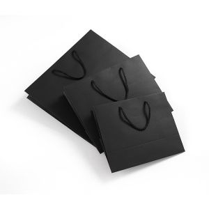 4C PMS Custom Black Paper Bags With Handles Wholesale FSC ROHS certificate
