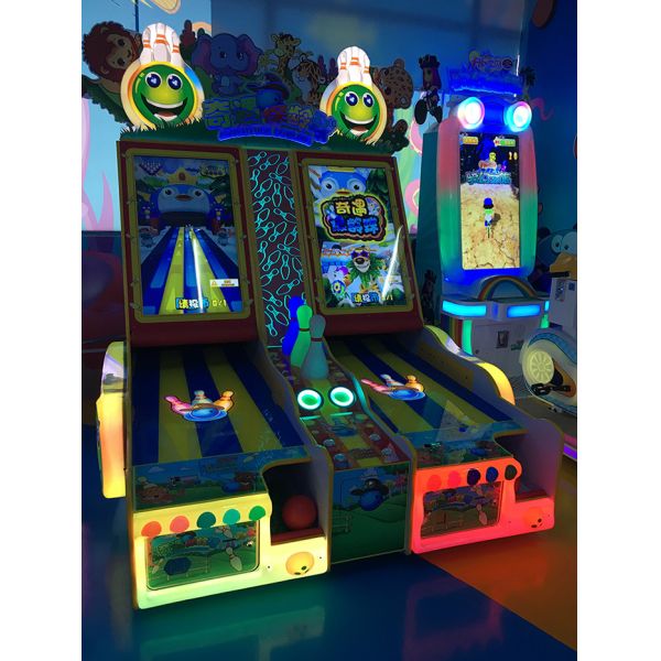 42 Inch Screen Small Bowling Arcade Machine With Clear Pictures Attractive Design