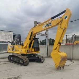 China Second Hand Komatsu PC220-8 Excavator Original Japan 22Ton Operating Weight 2023 Year on sale