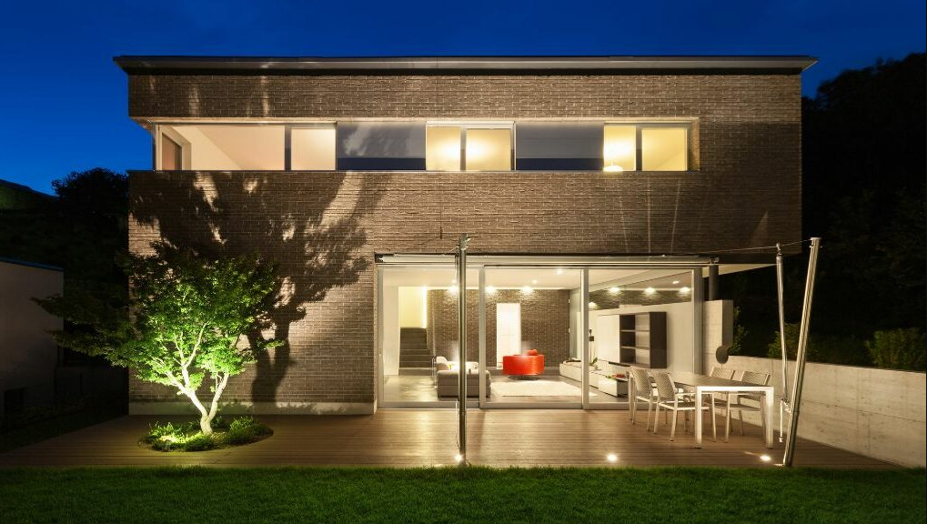 IP66 Outdoor LED Spotlight 9-12W with Round Base or Spike