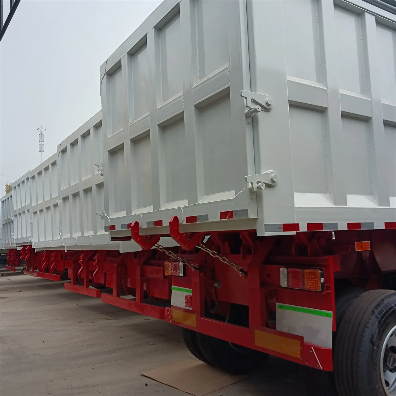 12 Tire 3-Axle JOST E100 Dump Semi-Trailer with 6mm Side Wall Thickness and Two-Speed Landing Gear