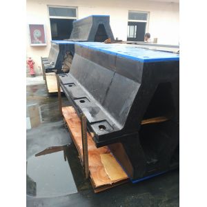 Arch Type Marine Rubber Fender w/UHMW-PE Face Pads Bolting