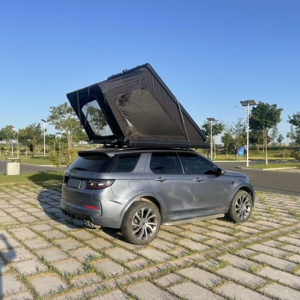 Larger Space Overland Car Rooftop Tent Vehicle Roof Tent With LED Strip Light Skyview Window