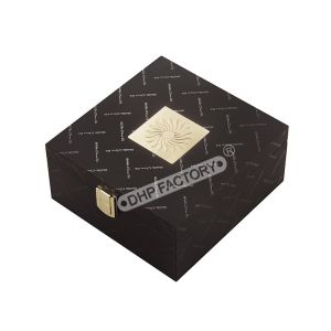 Personalized Magnetic Garments Box Custom Rigid Paperboard Gift Packaging