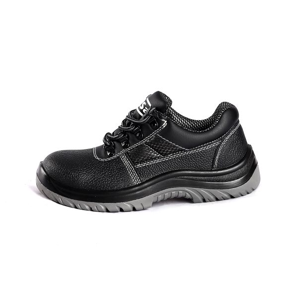 Quality Anti Puncture Low Cut Safety Shoes In Black EU 36-47 For Functionality Safety Boots wholesale