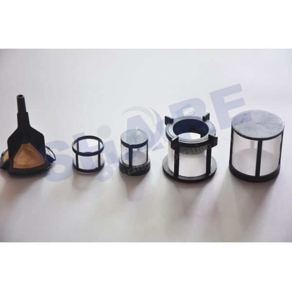 Molded Filtration Devices With Integrated Mesh Inserts