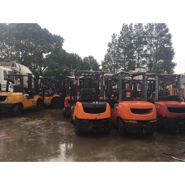 Quality 8FDN30 Manual Second Hand Diesel Forklifts 3m Lifting Height Side Shift wholesale