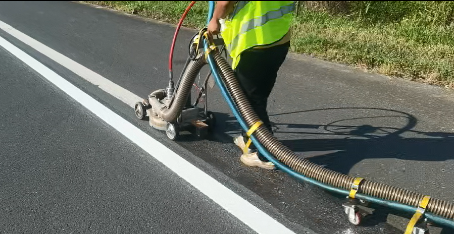 32-45L/min Road Marking Removal Machine Ultra High Pressure Traffic Line Paint Machine