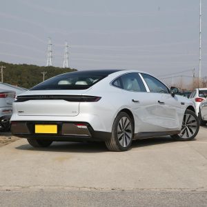 Galaxy E8 MAX Geely EV Car PHEV 2024 550km Range 272 Horsepower