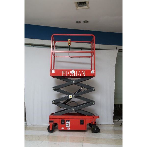 Narrow Aisle Hydraulic Portable Scissor Lift Platform 4.8M 300kg Load Capacity