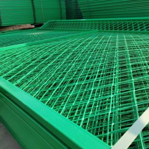Square Hole Welded Wire Mesh Panels Galvanized And Pvc Coated For Protection