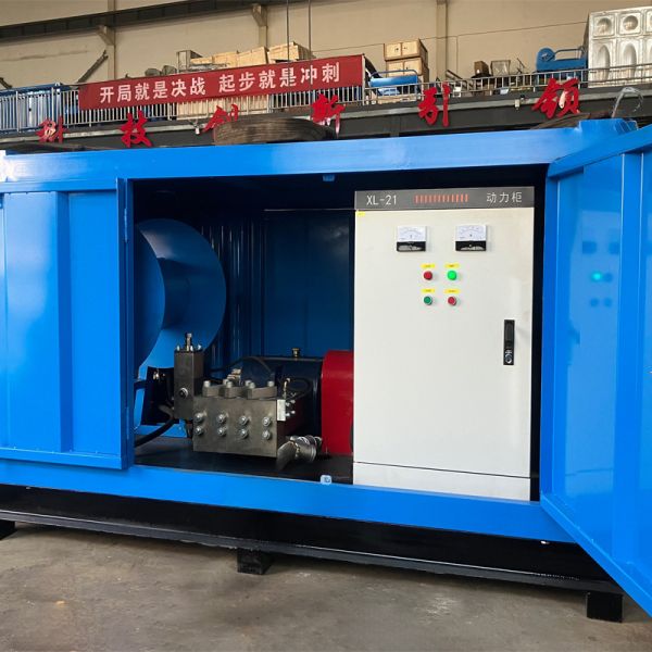 Large Sewer Drain Pipeline Cleaning Machine 240bar 170L/Min High Pressure Water