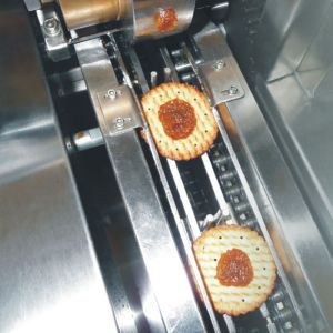 New Design Automatic Filling Biscuit Sandwiching Machine For Sale