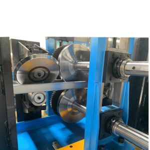 Fully automatic C purline rolling forming machine with stacker