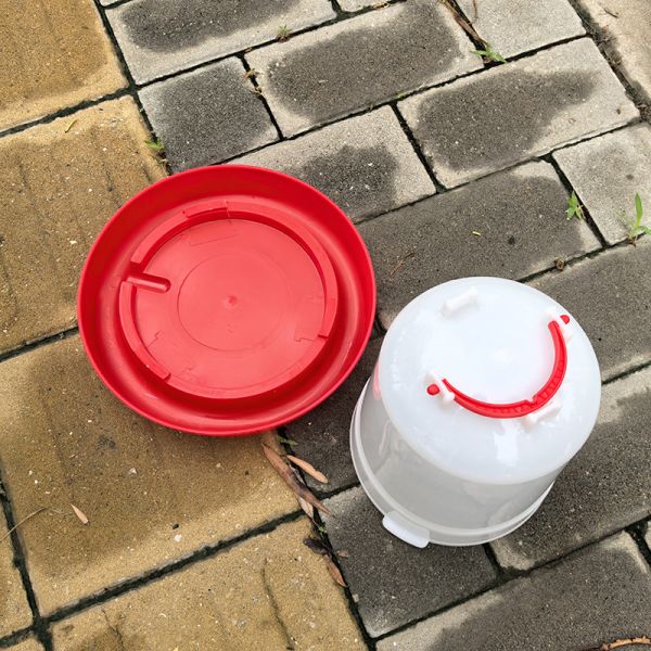 Anti Drip Poultry Drinker Red Color For Easy Identification Of Water Level In
