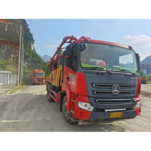 Stable Condition Concrete Pump Trucks with Basic Maintenance and 1400mm Feeding