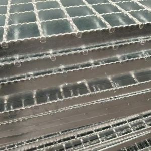 Small aperture scale precision long service life silver steel grid plate