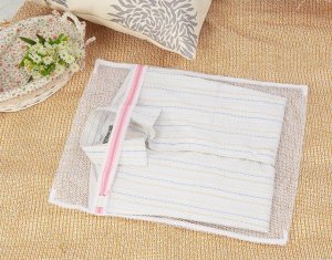 Custom Laundry Mesh Wash Bag with Non-rusting Nylon Zipper
